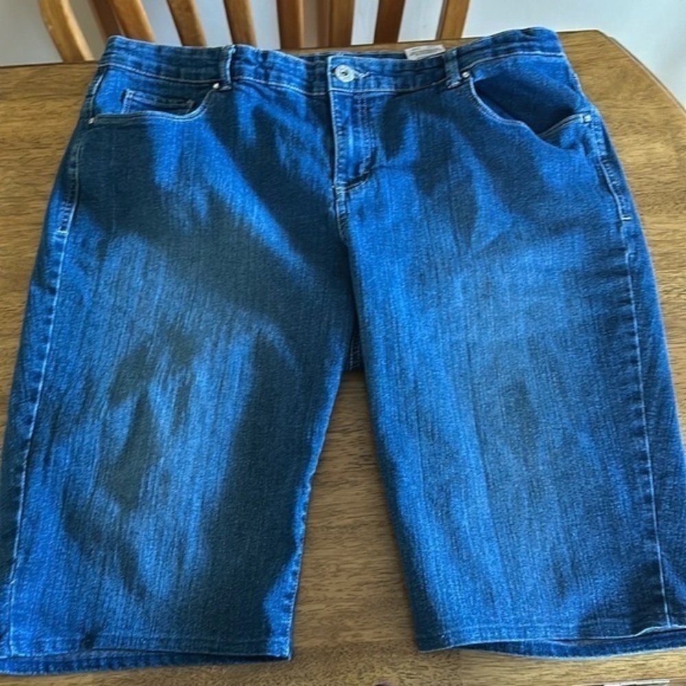 Style and Co Demin women’s capris gem waves on pockets Size 18 3 of 3 same pants
